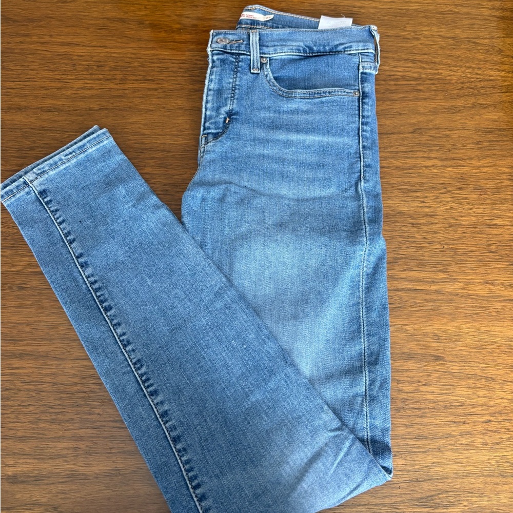 Levi’s skinny jeans
